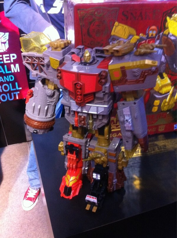 Toy Fair 2013   First Looks At Shockwave And More Transformers Showroom Images  (4 of 46)